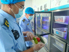 <b>按照考点每日就餐</b>